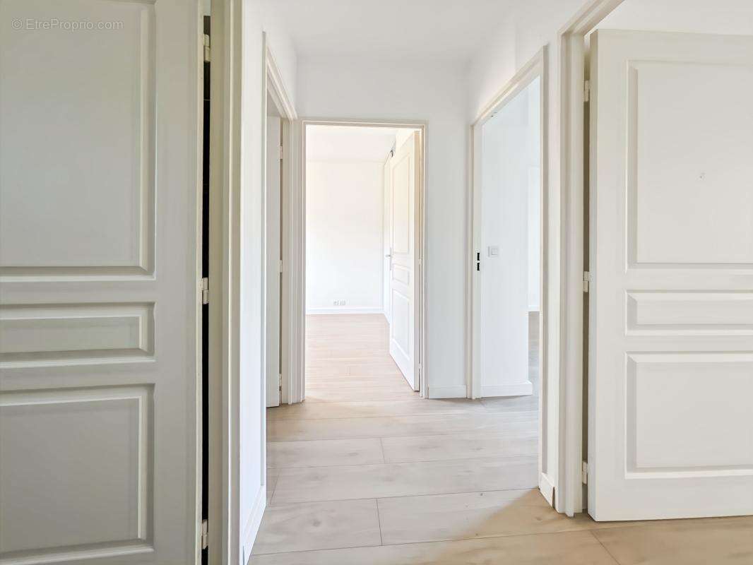 Maison à ROQUEBRUNE-SUR-ARGENS