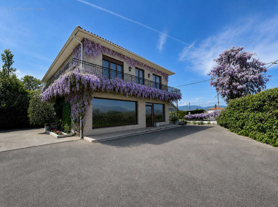 Appartement à SAINT-MAURICE-L'EXIL
