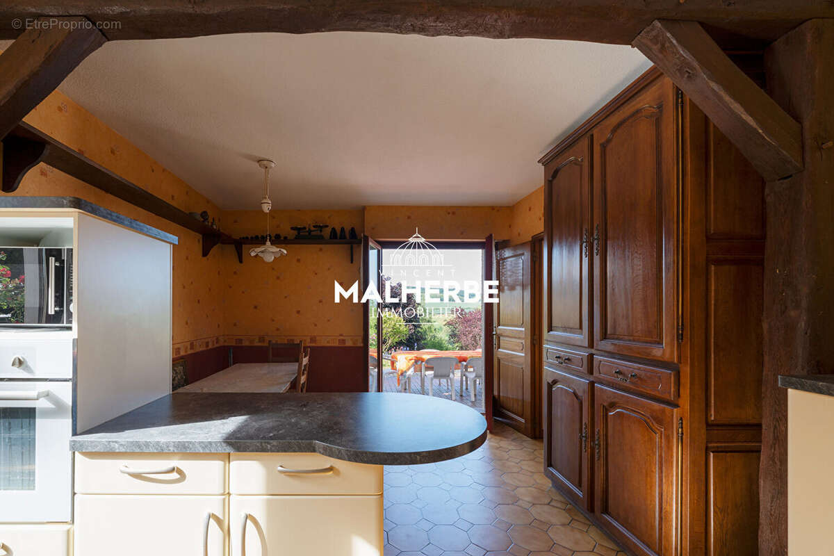 Maison à LAY-SAINT-CHRISTOPHE