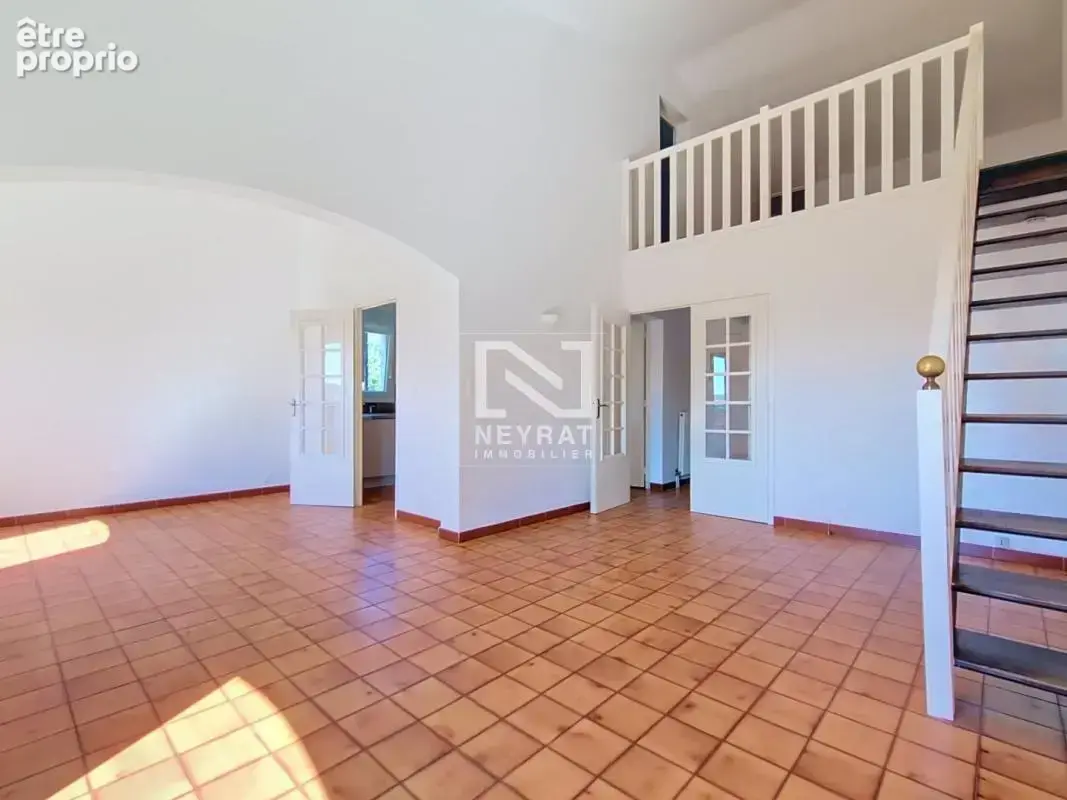 Draguignan -  appartement lumineux avec potentiel 2 chambres - photo 3