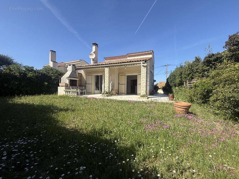 Maison à CHATEAUNEUF-LES-MARTIGUES