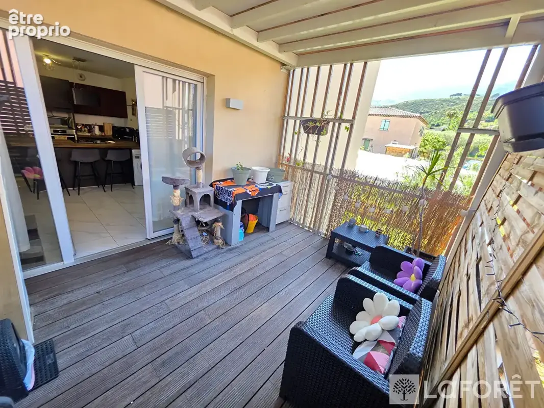 appartement plans de carros a vendre - 3 pièces - terrasse - box fermé - photo 3