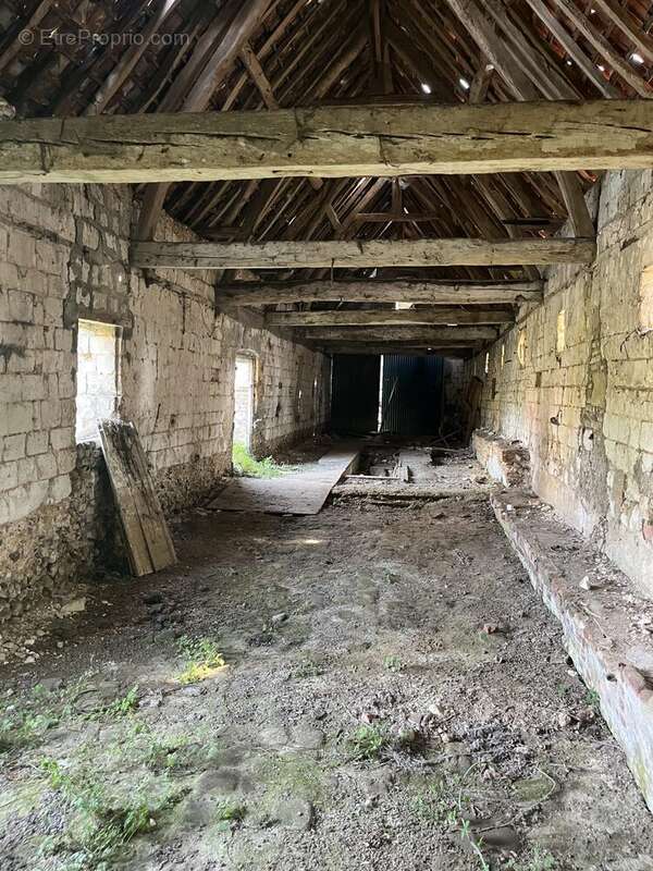 Parking à NEUVILLE-SOUS-MONTREUIL