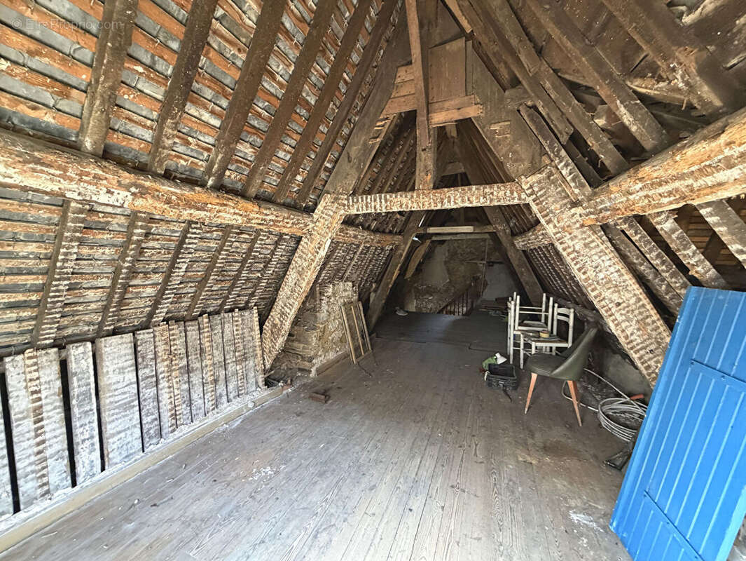 Ancienne échoppe de 1570, à rénover - photo 12