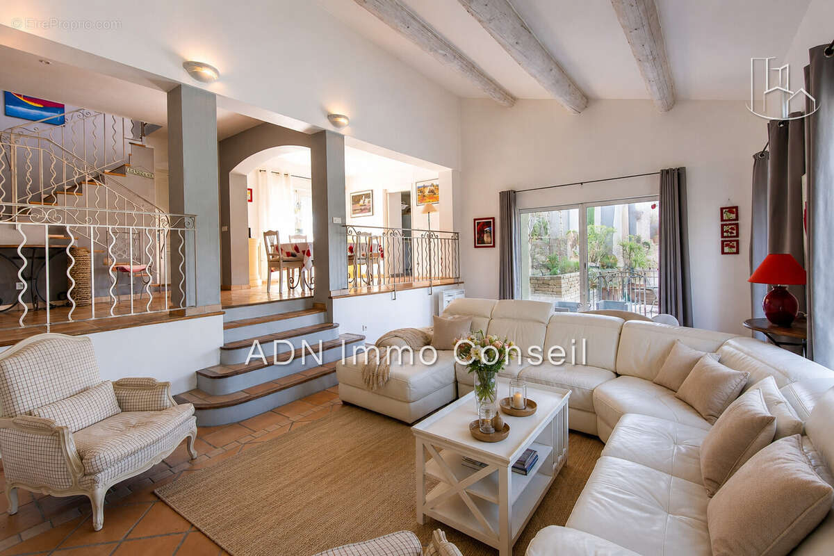 Maison 162 m² à Mallemort  - photo 4