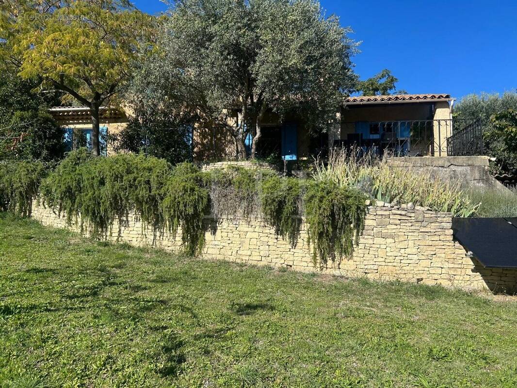Maison à SAINT-SATURNIN-LES-APT