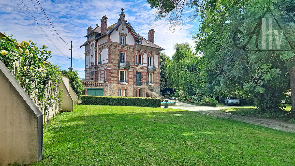 Maison à COUILLY-PONT-AUX-DAMES