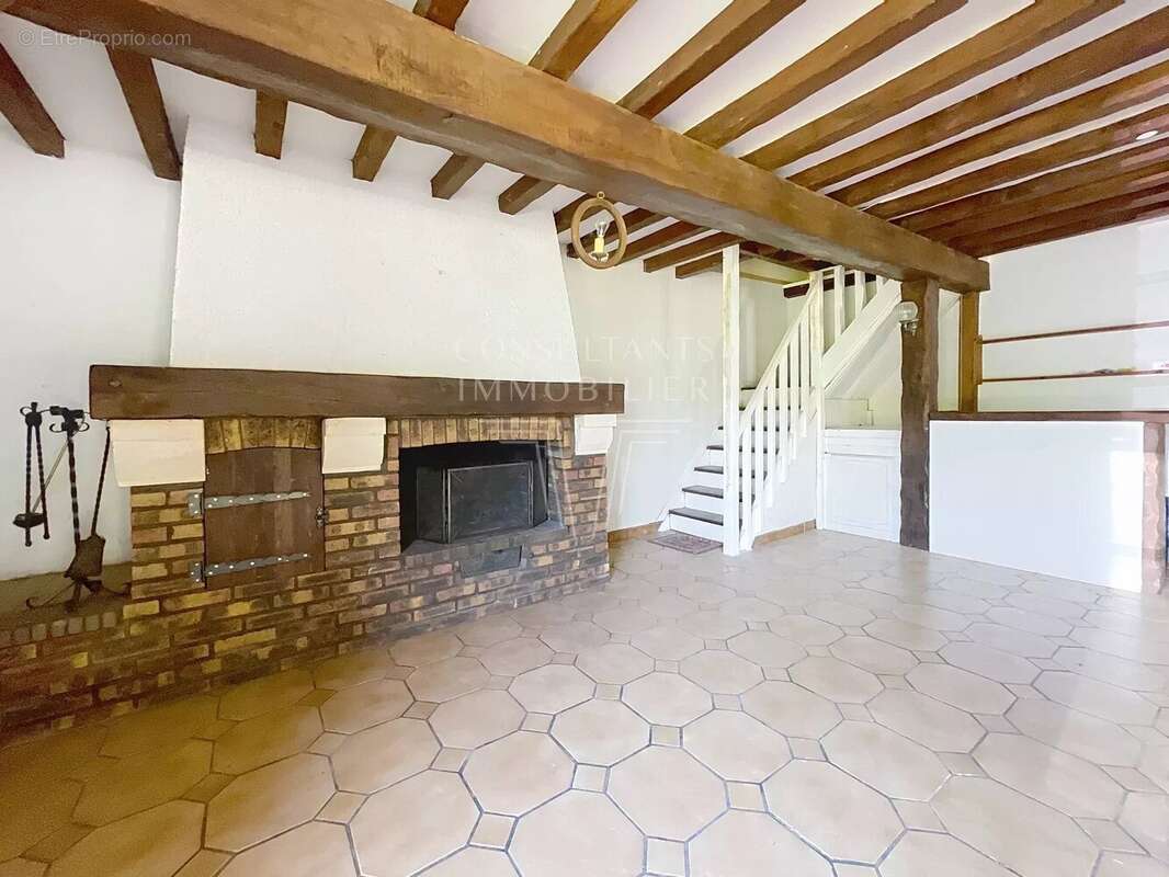 Maison à CORMEILLES