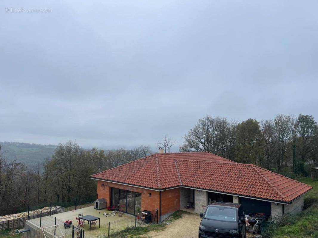 Maison à SAINT-DENIS-LES-MARTEL