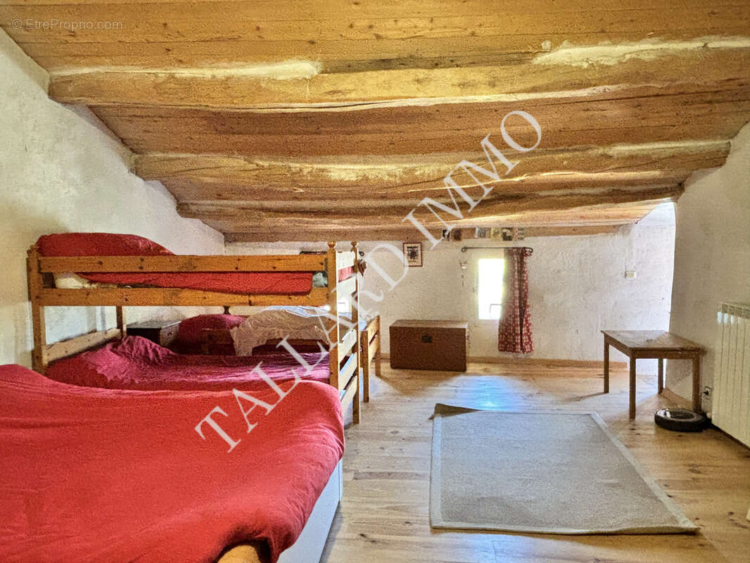 Venterol, maison 163 m2 + grages, caves et jardin. - photo 17