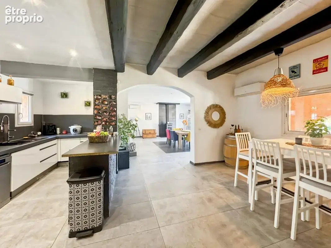 Maison familiale de 231 m² avec piscine, double garage et studio indépendant - photo 10