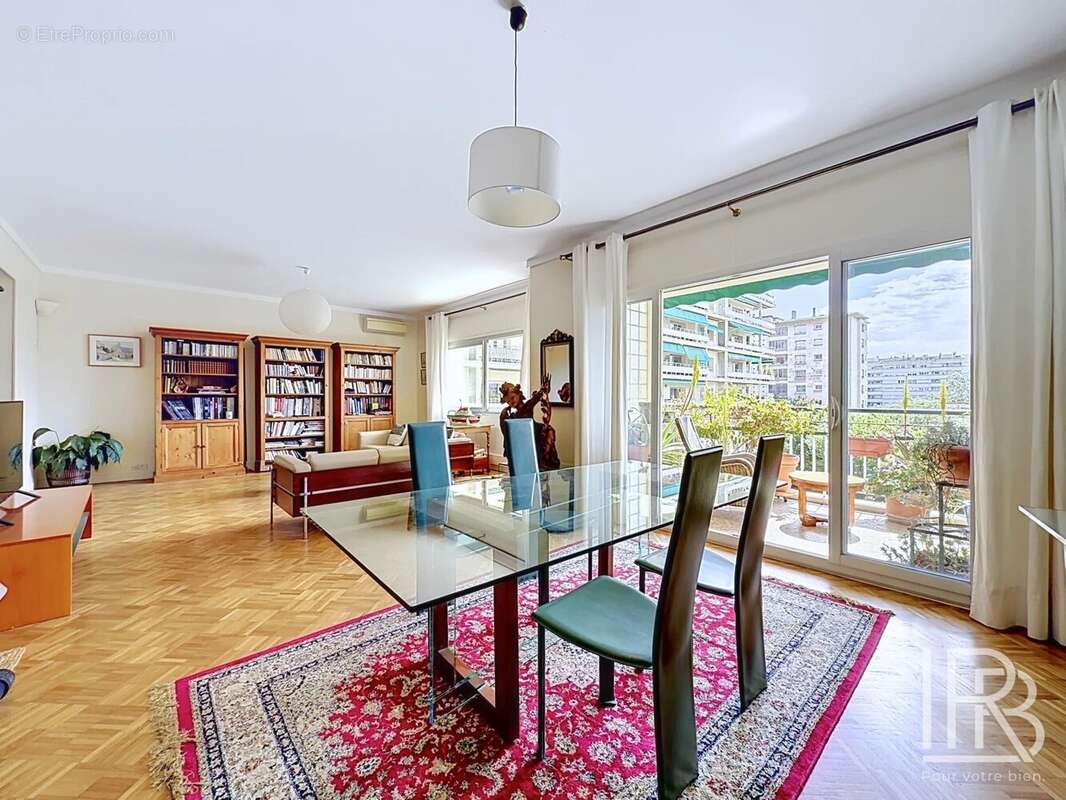 Appartement à MARSEILLE-8E