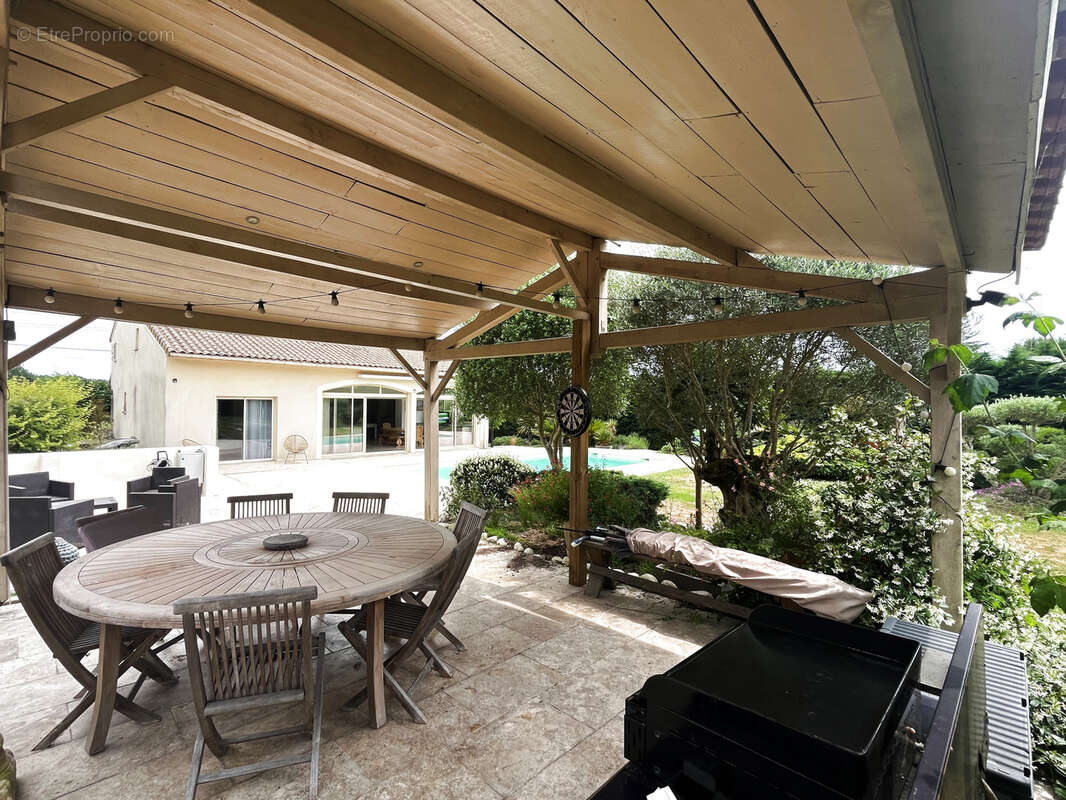 Maison à AMBARES-ET-LAGRAVE