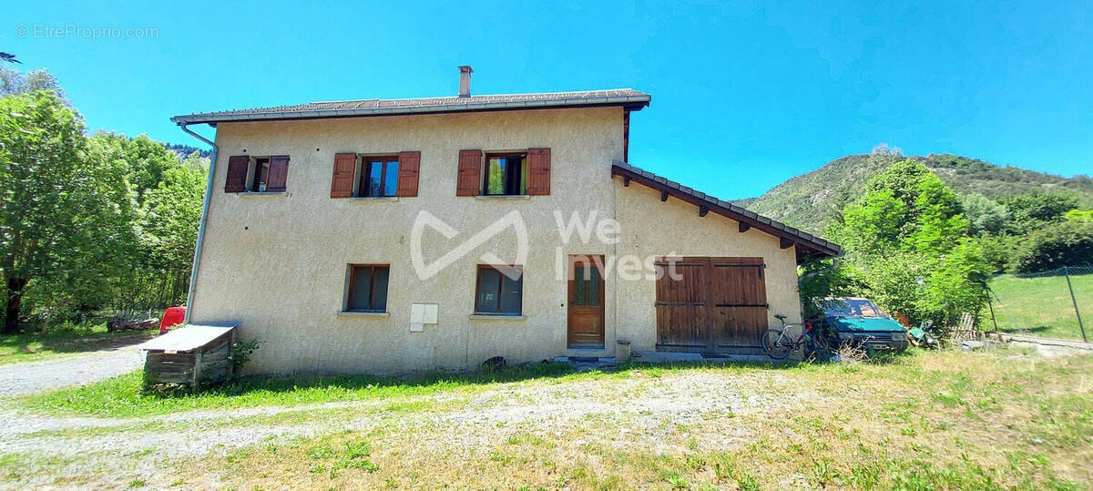 Maison 300 m² à Selonnet  - photo 1