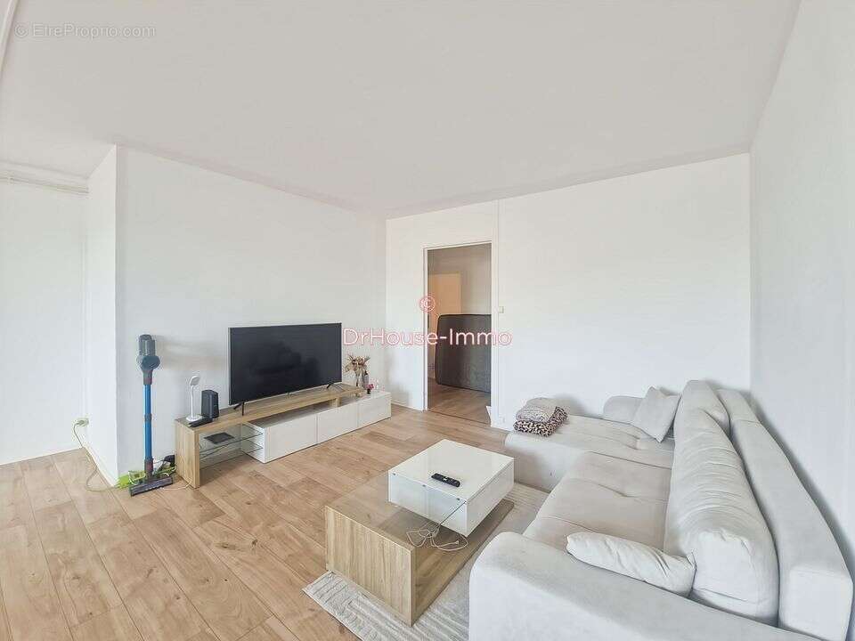 Appartement 78 m² à Firminy  - photo 3