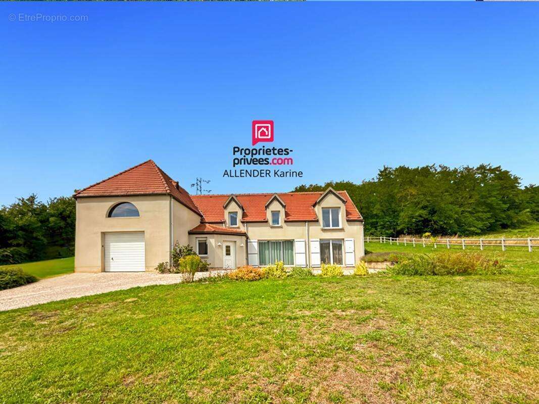 Maison à VILLENEUVE-SUR-YONNE