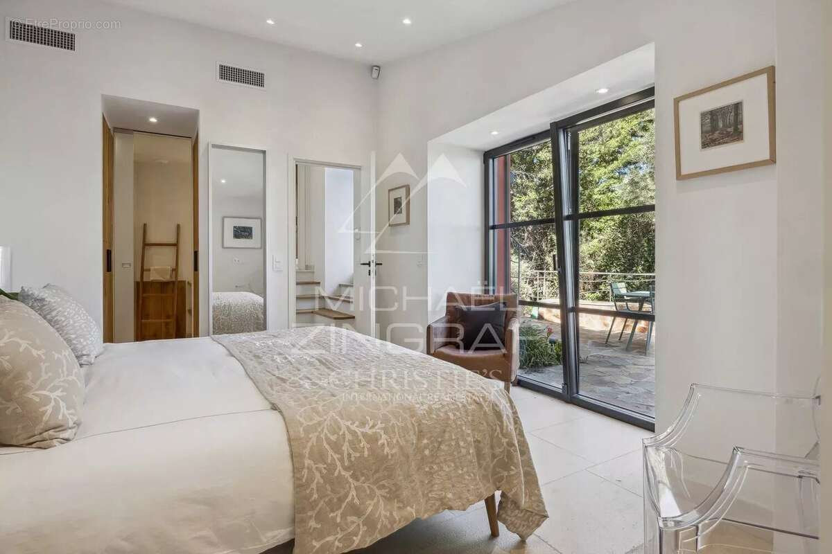 Maison à THEOULE-SUR-MER