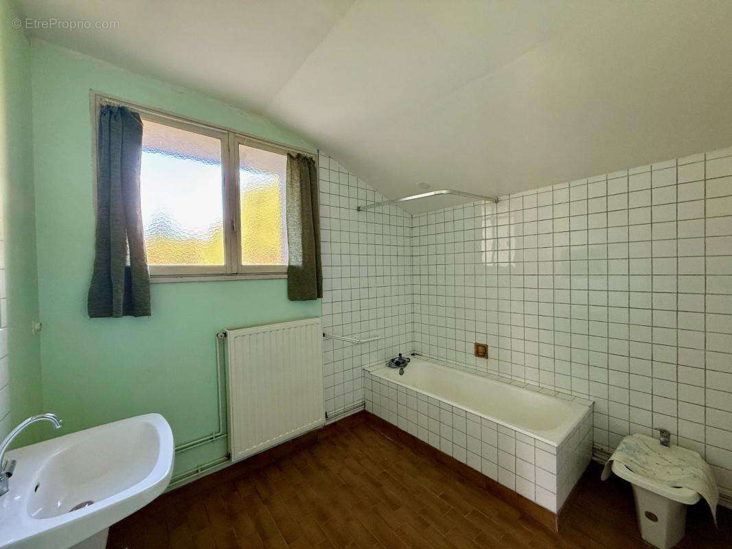 Maison à SAINT-COUTANT