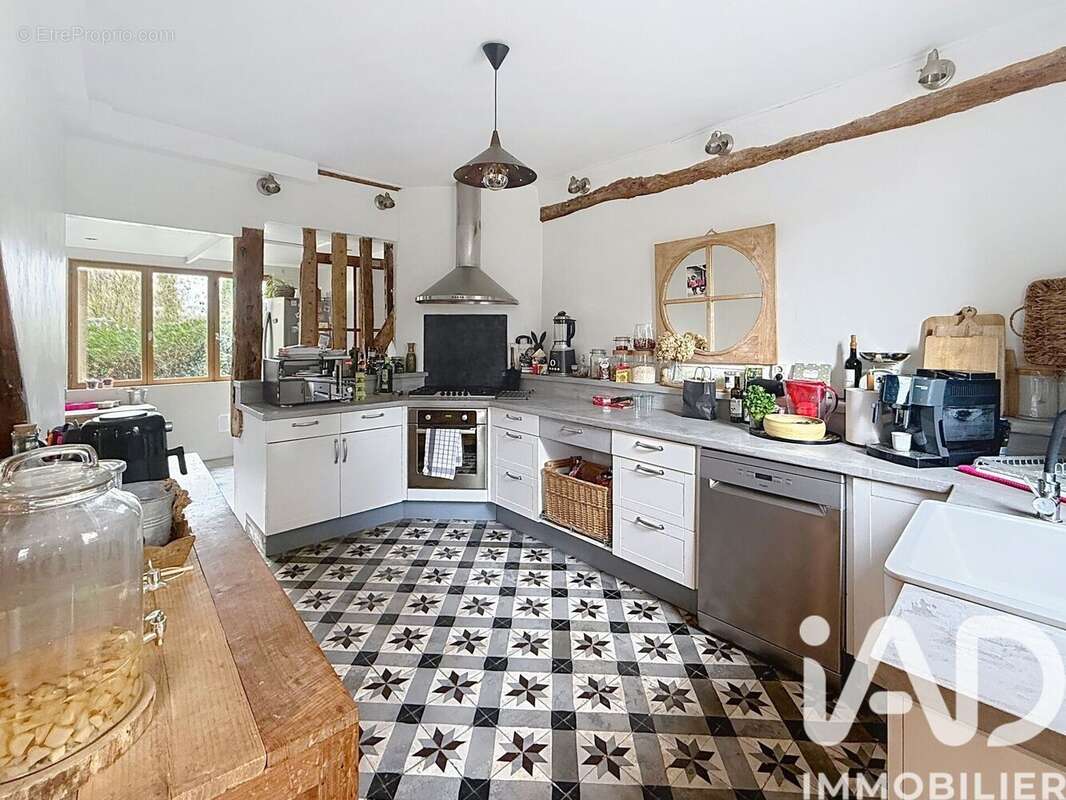 Maison 225 m² à Bourg-Achard  - photo 9