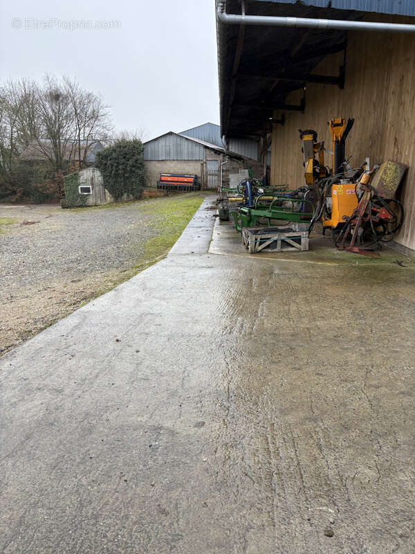 Maison à SAINT-AUBIN-FOSSE-LOUVAIN