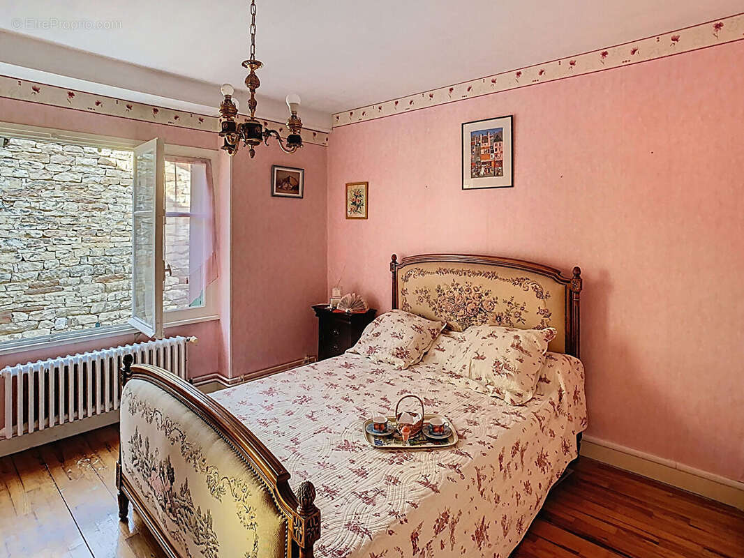 Maison à PONT-DE-VAUX