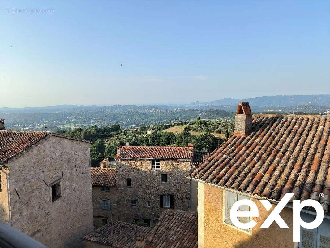 Appartement à CHATEAUNEUF-GRASSE