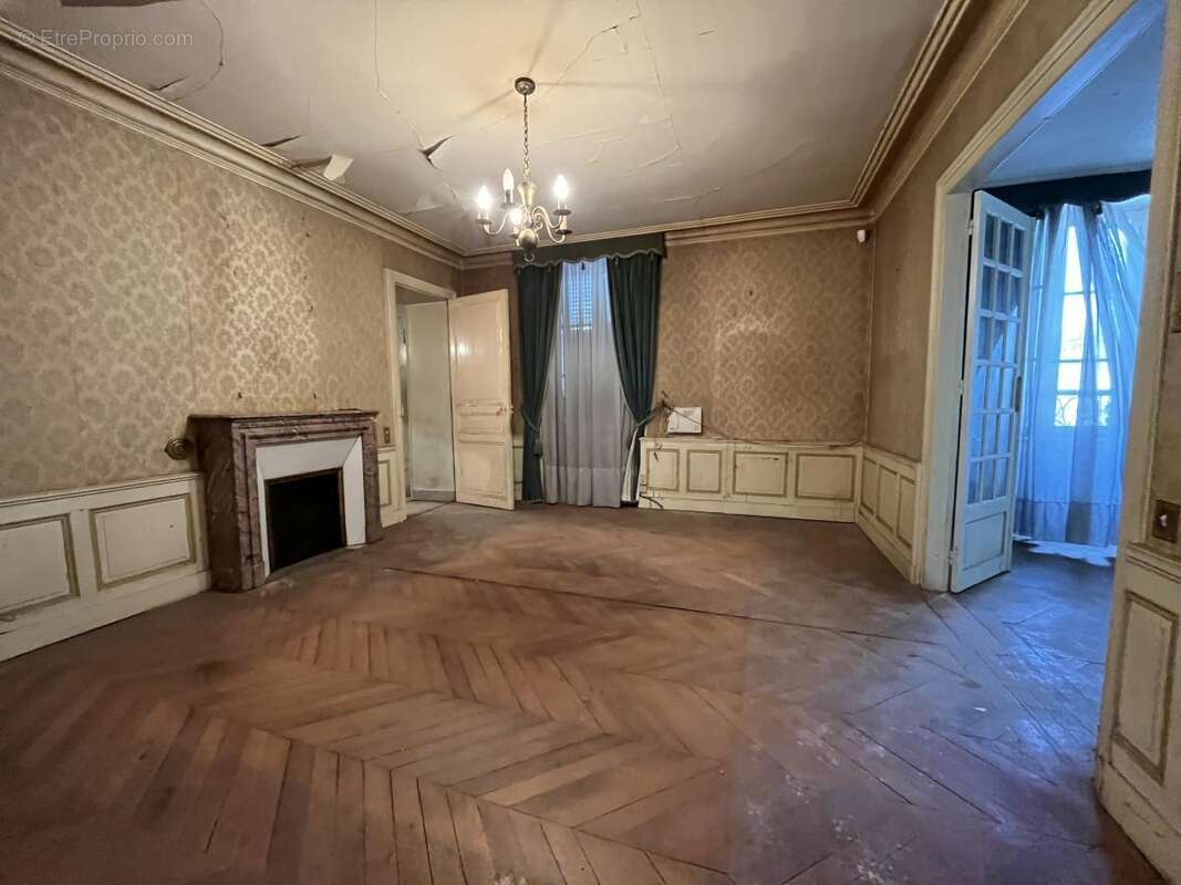 Maison 190 m² à Connerre  - photo 7