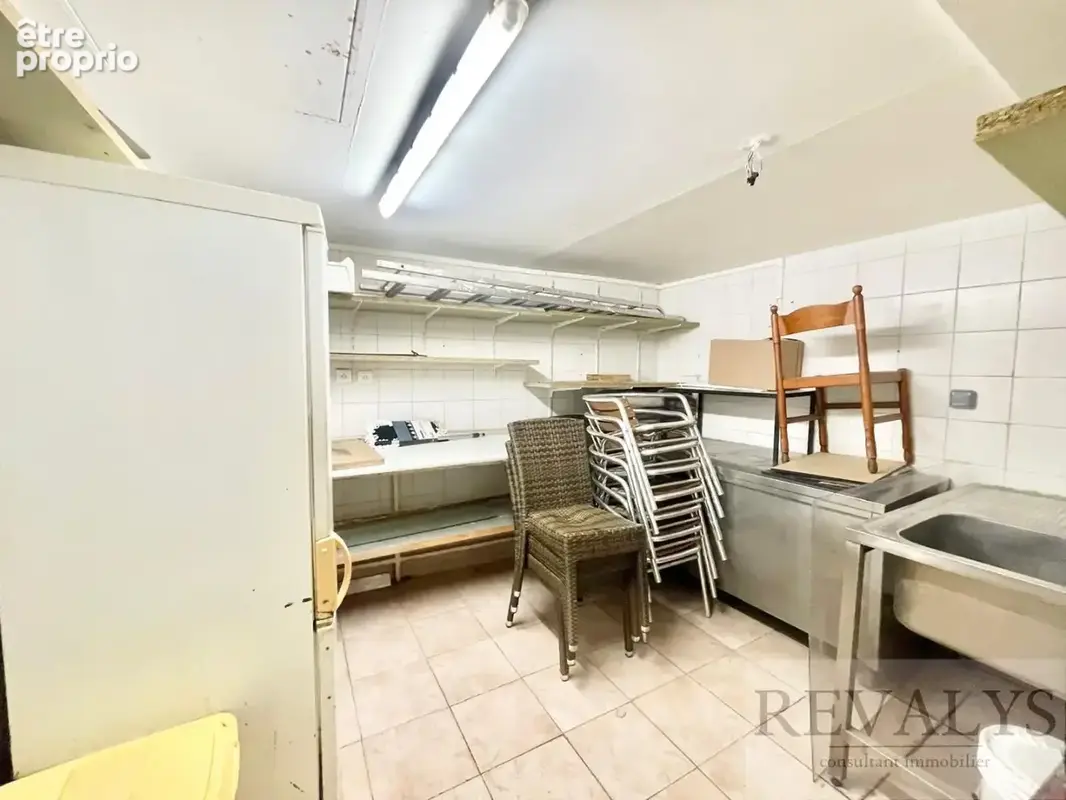 Alpes maritimes (06) - nice centre ville gambetta - a vendre local commercial 86m2 terrasse et extraction + studio independant 2 - photo 4
