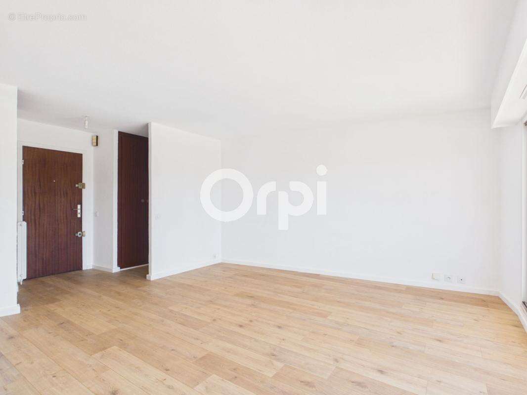 Appartement à MANDELIEU-LA-NAPOULE