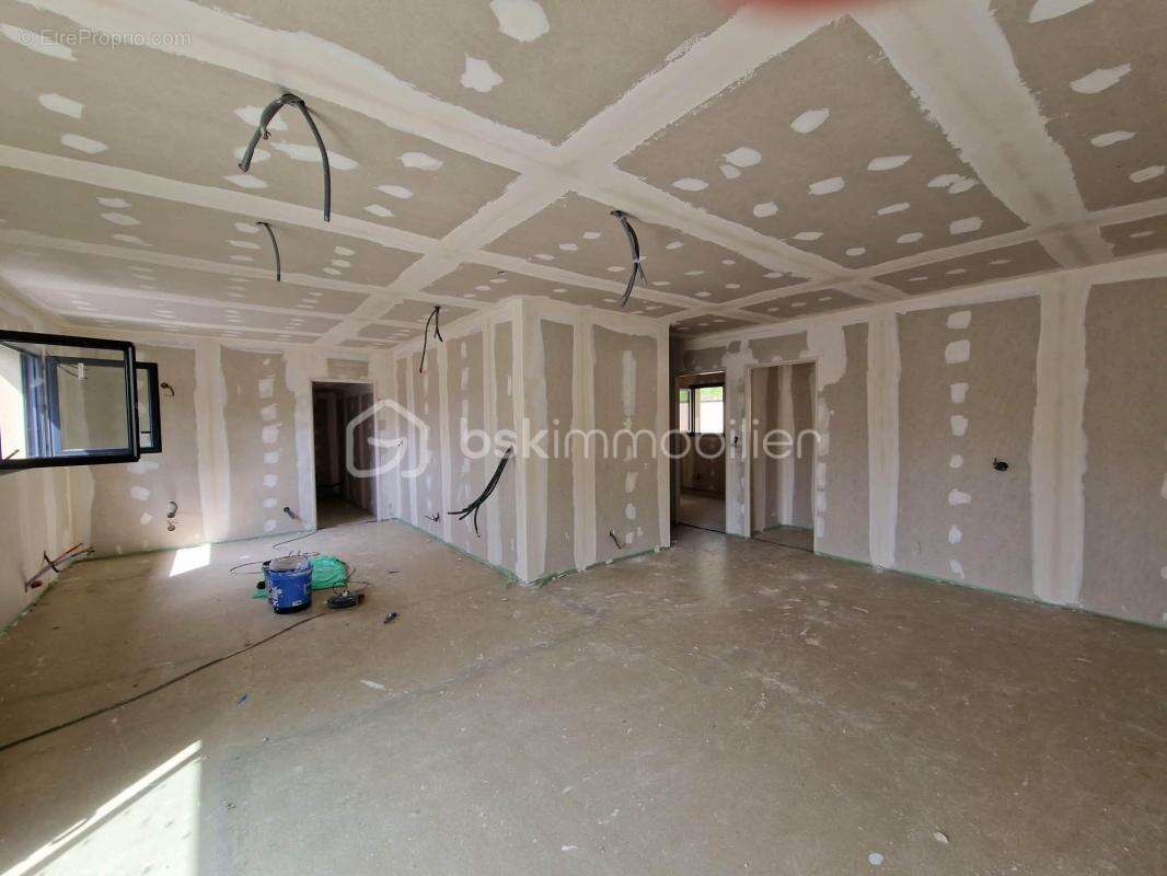 Maison à LA TOUR-DU-PIN