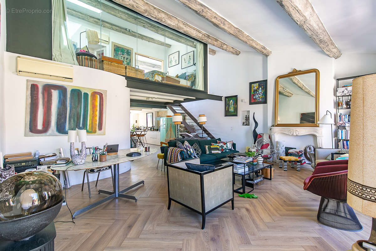 Appartement à MARSEILLE-6E