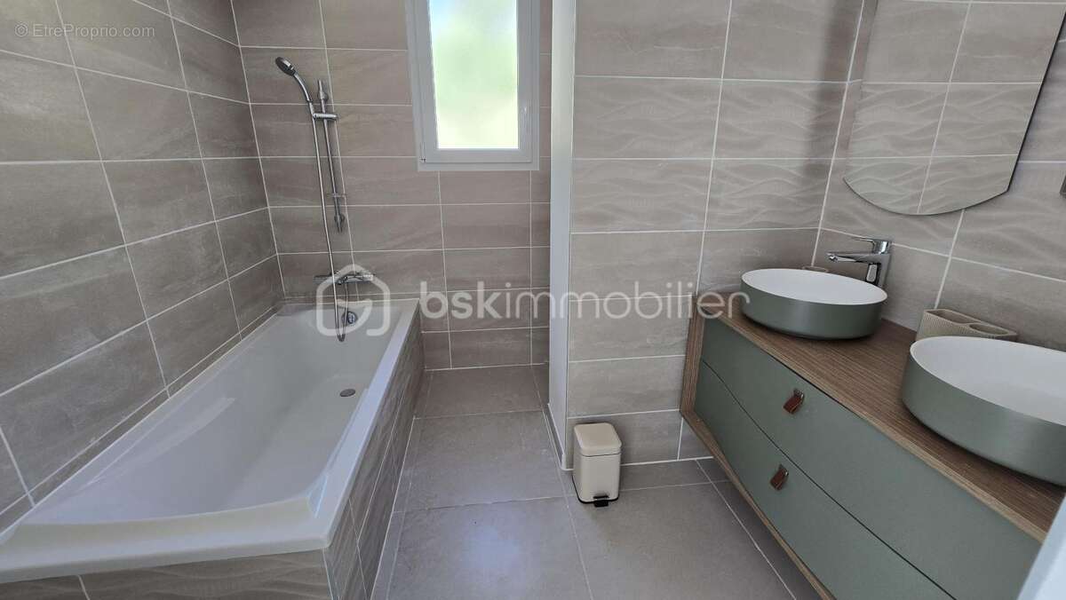 Villa 154 m2 de plain pied avec piscine - photo 8