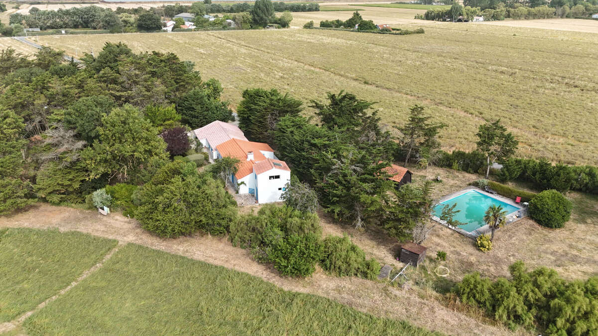 Maison à BEAUVOIR-SUR-MER