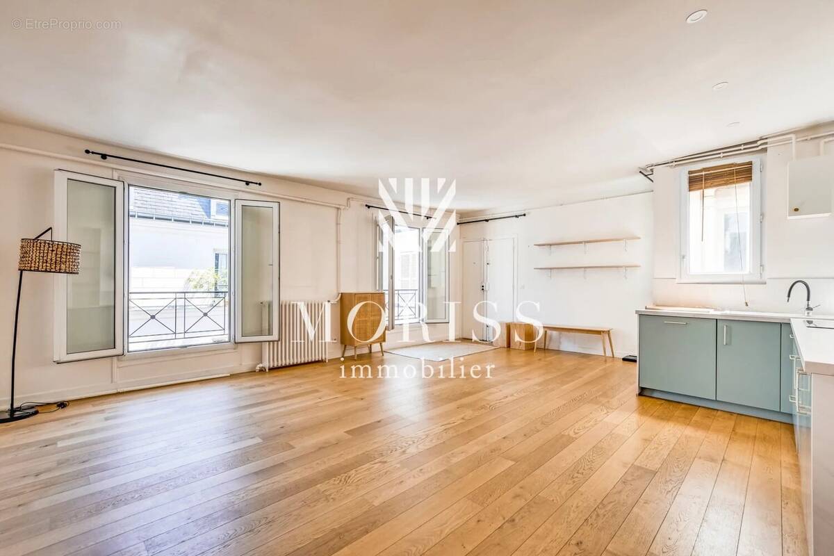 Appartement à PARIS-9E