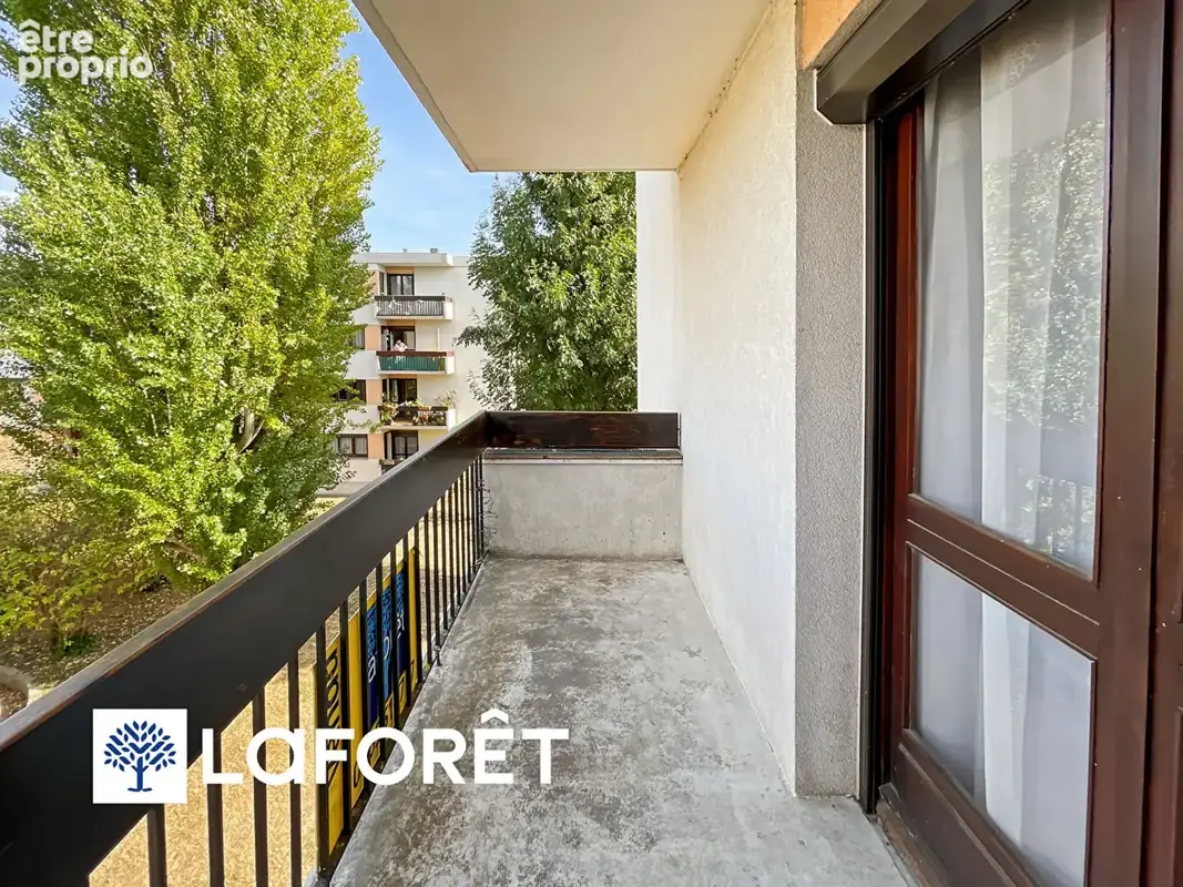 VENTE : " Résidence de l'Etang " appartement T5 (89,90 m²) à SAINTE GENEVIEVE DES BOIS - photo 9