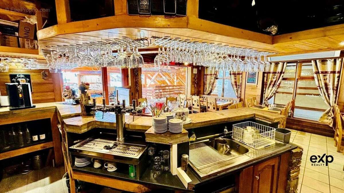 Commerce à SAINT-FRANCOIS-LONGCHAMP