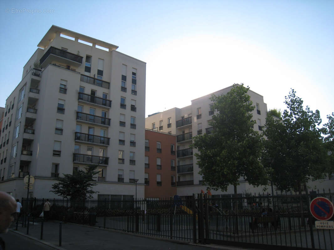 Pantin, Métros 4 Chemins, Tram Porte de La Villette et bus - photo 10