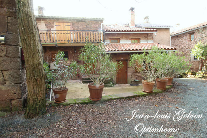 Maison à VABRES-L'ABBAYE