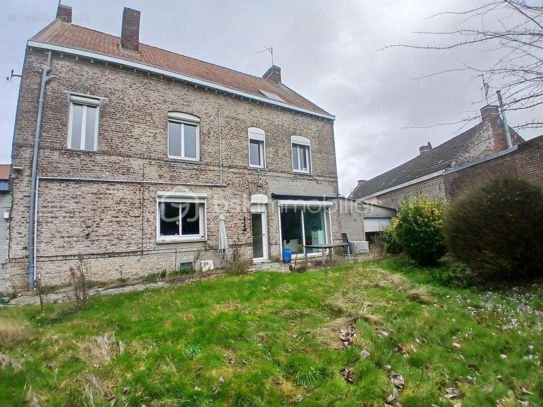 Maison à AUBERCHICOURT