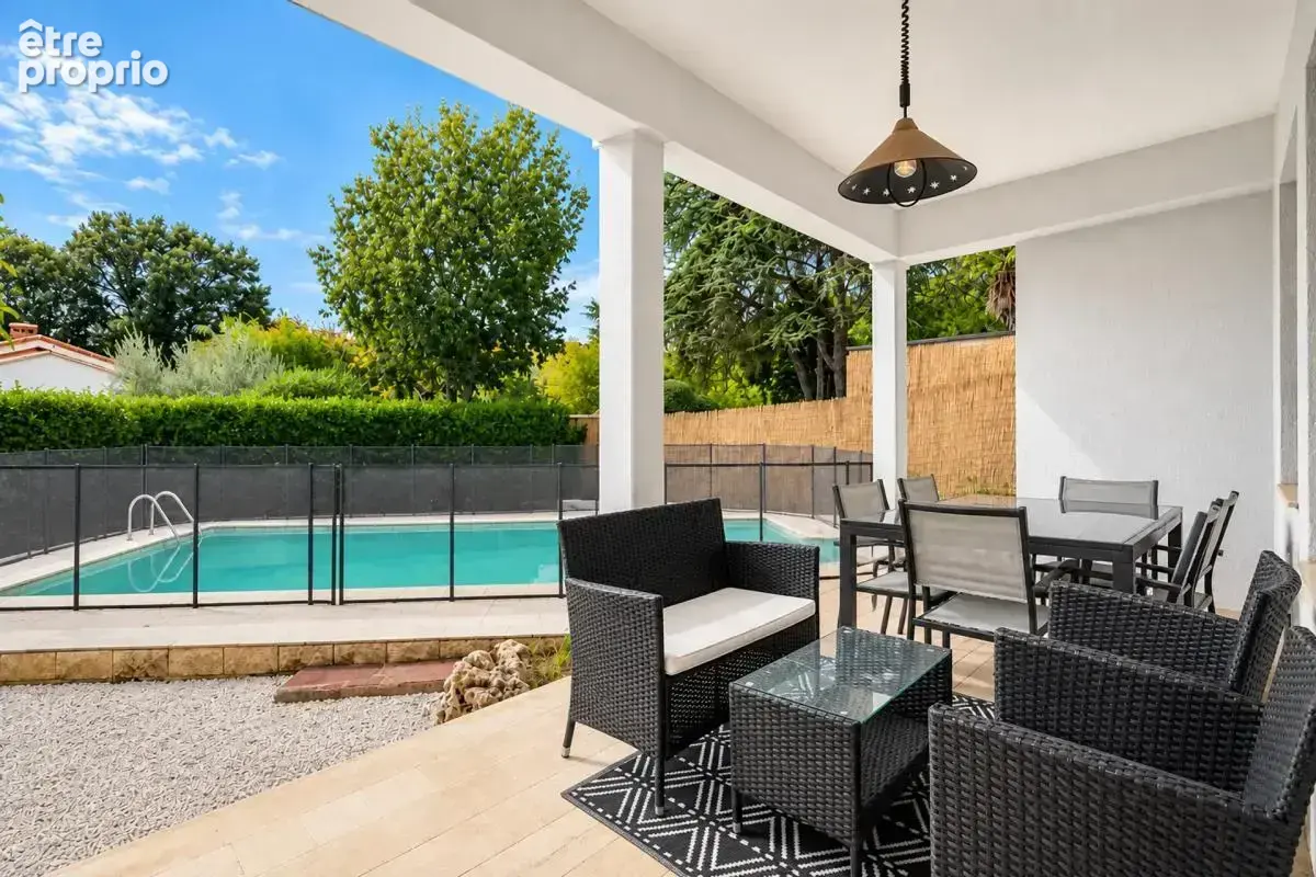 Maison de 9 pièces de 155 m² à Castelnau-le-Lez - photo 2