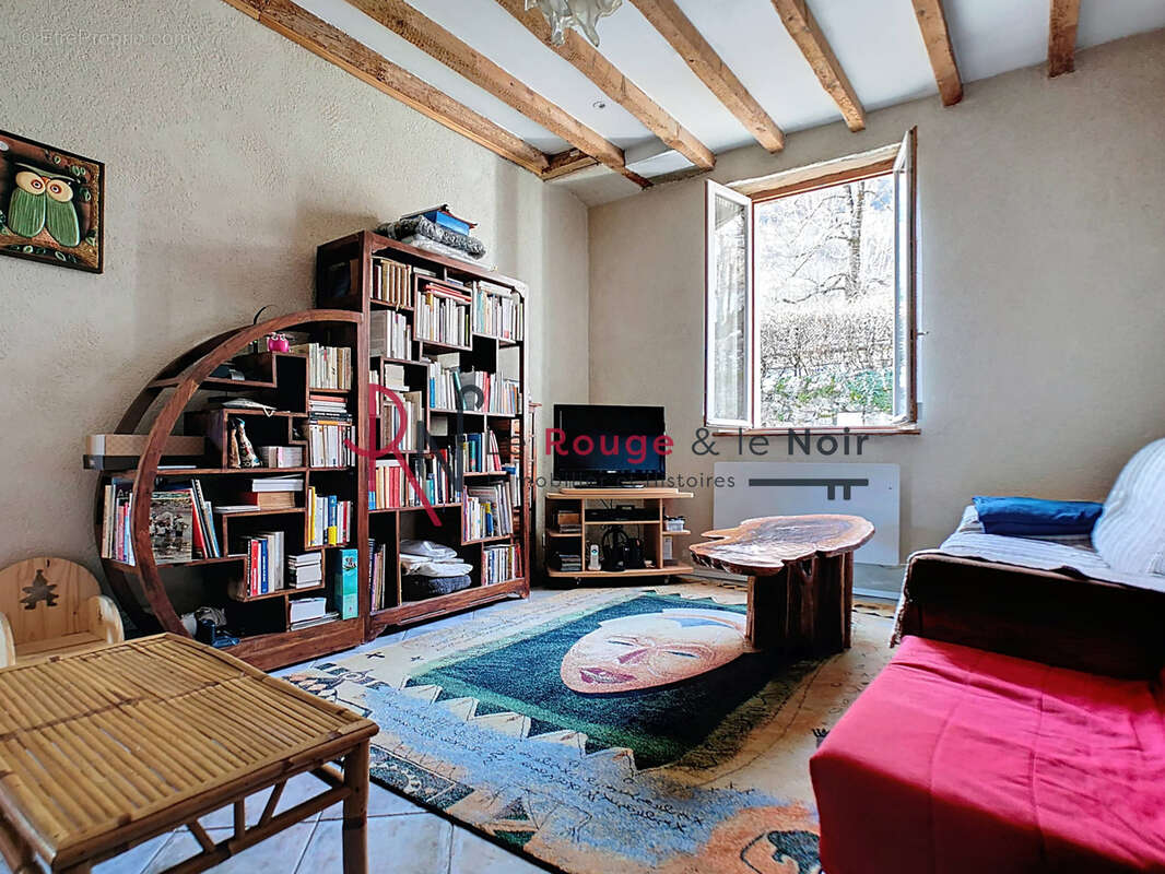 Maison à SAINT-VINCENT-DE-MERCUZE