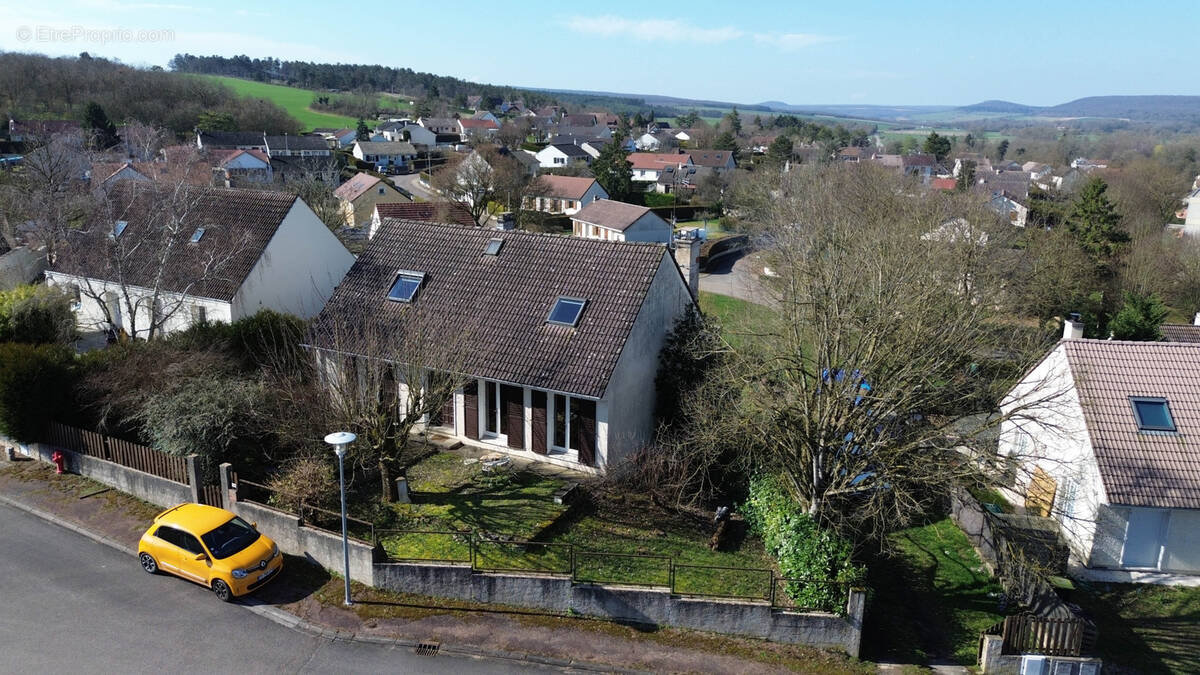 Maison à IS-SUR-TILLE