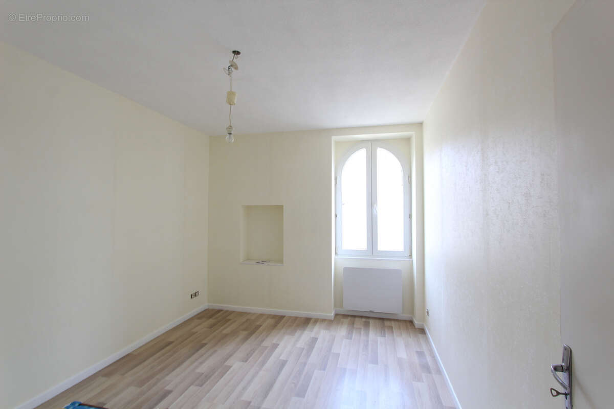 Appartement à LA CHARITE-SUR-LOIRE
