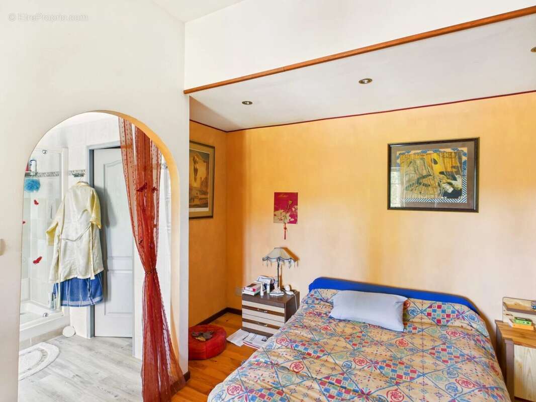 Maison de charme avec beaux volumes - photo 8