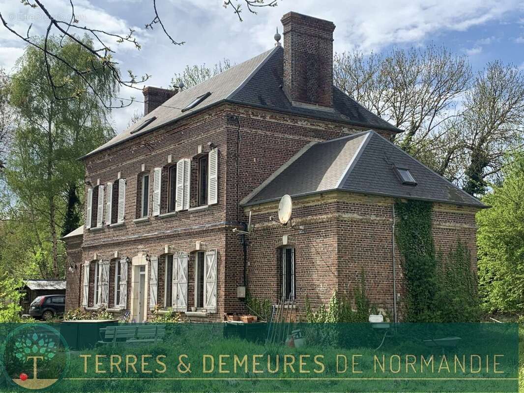 Maison à CAPELLE-LES-GRANDS