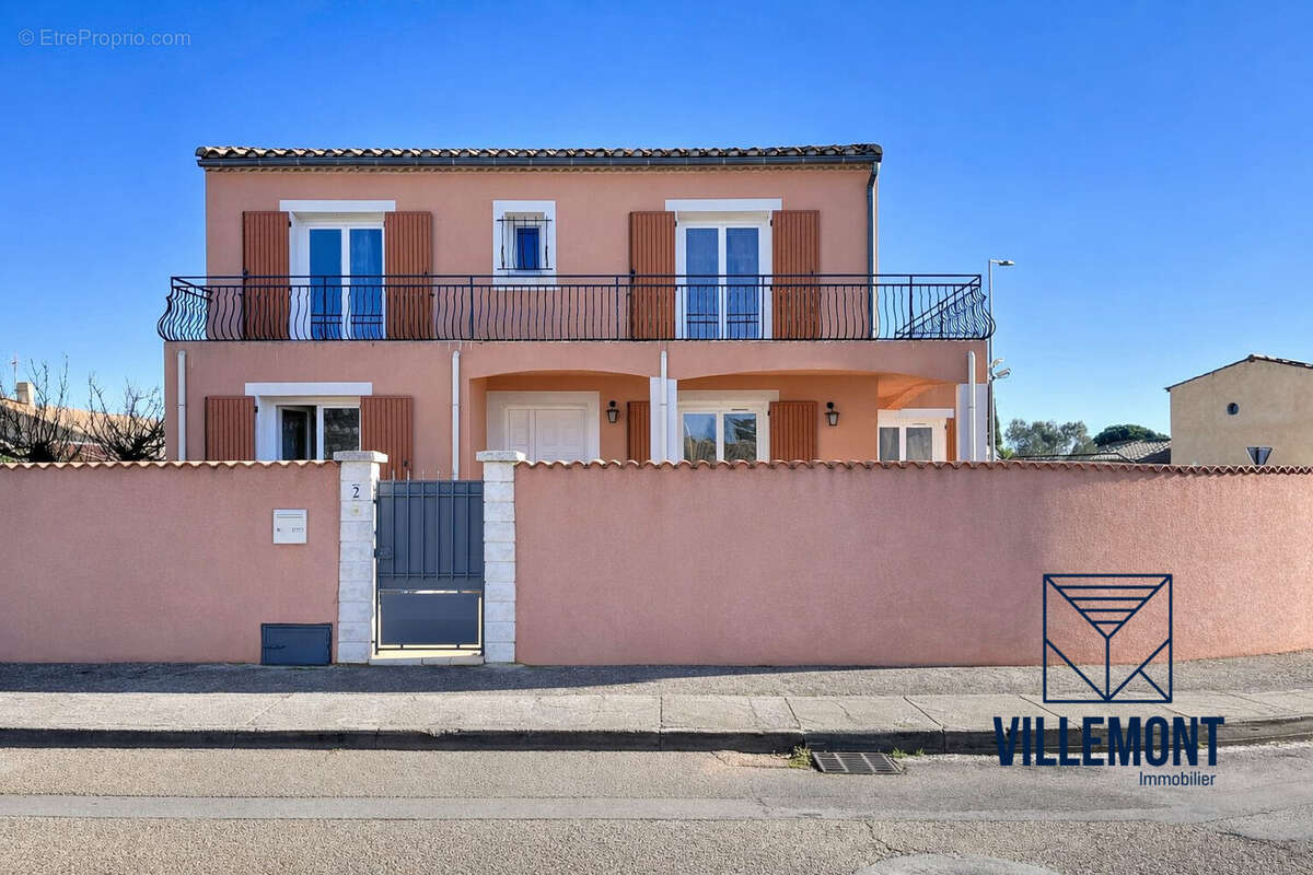 Façade nettoyée  - Maison à MILHAUD