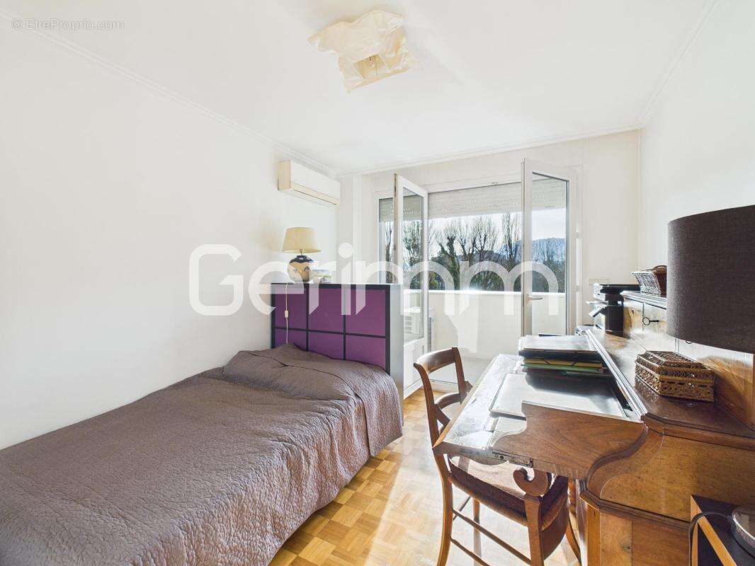 Appartement à MEYLAN