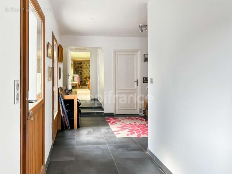 À vendre - hardinghen - propriété - surface totale - 690 m 2 -  maison principale 273 m2 -  2 gites - dépendance - garage - terr - photo 11