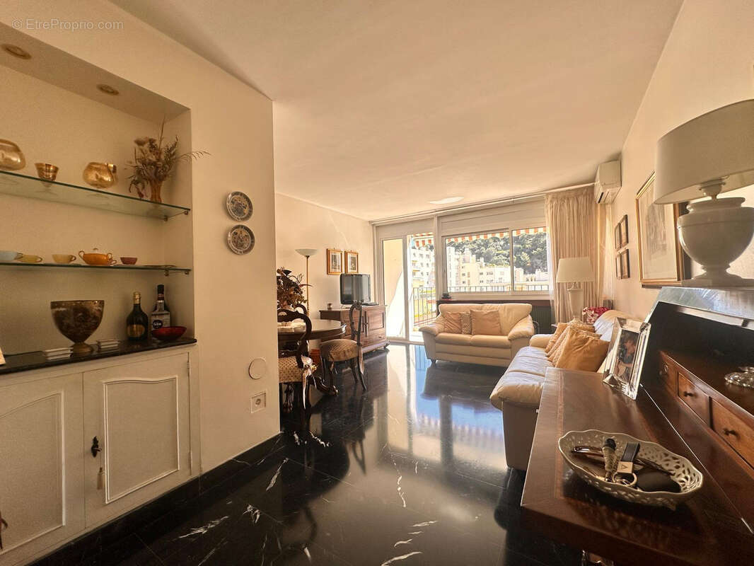 Appartement à ROQUEBRUNE-CAP-MARTIN