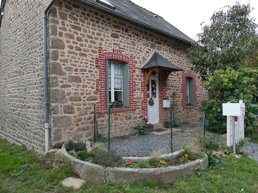 Maison à LASSAY-LES-CHATEAUX
